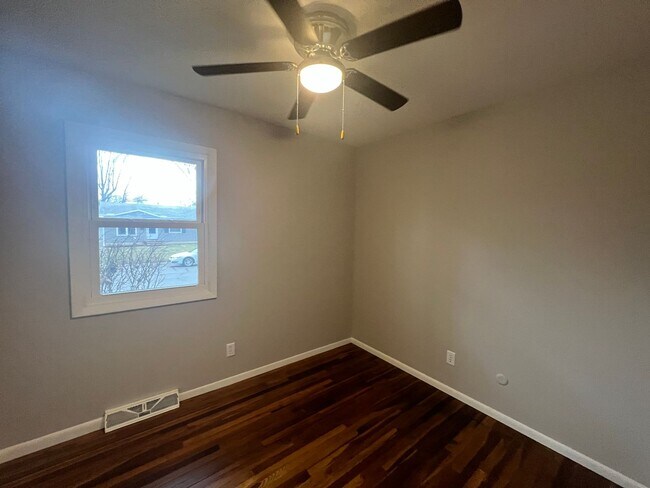 Foto del edificio - COMING SOON! 3 BEDROOM HOME!!