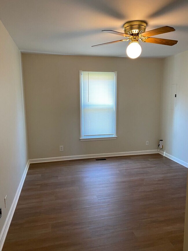 Building Photo - 577 Garnet Dr