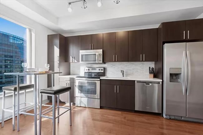 Building Photo - 100 Pier 4 Blvd.