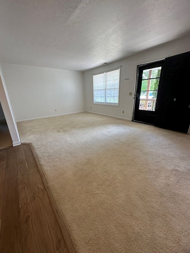 Building Photo - Apartment for Rent in Bridgewater