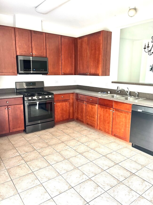 Building Photo - 4323 Savoy Ln