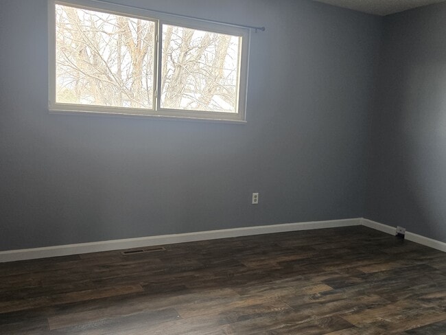 Building Photo - 807 Hutchinson Dr