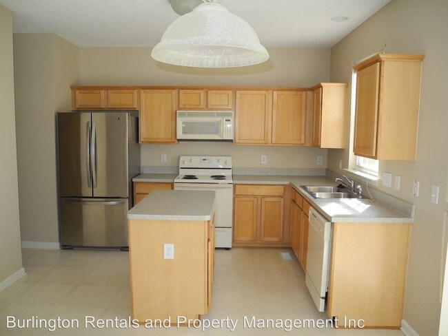 Building Photo - 3 br, 2.5 bath House - 107 Carson Farms West