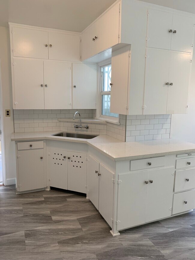 Building Photo - 2605 Locksley Pl