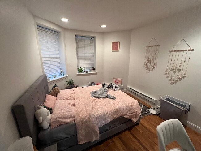 Foto del edificio - 73 Westland Ave