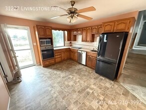 Building Photo - 31227 Livingstone Ave