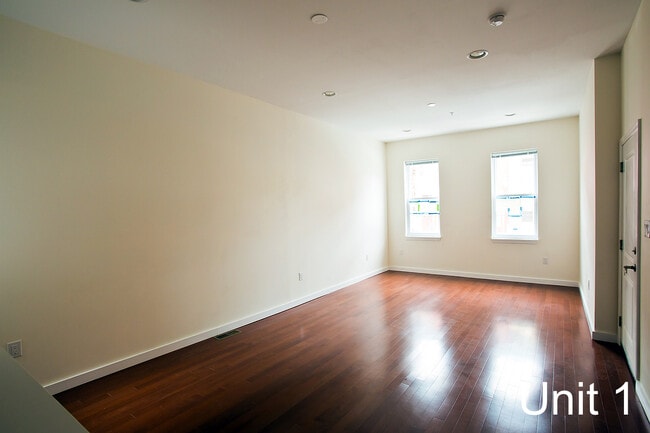 Building Photo - 802 N 16th St