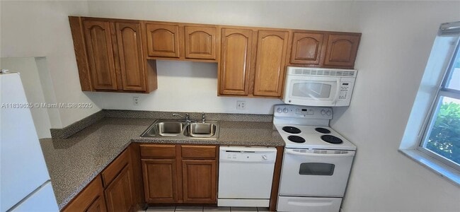 Building Photo - 7321 NW 85th St