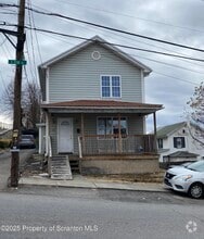 Building Photo - 416 E Elm St