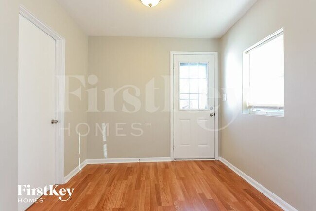 Foto del edificio - 3505 N Lewis Ave