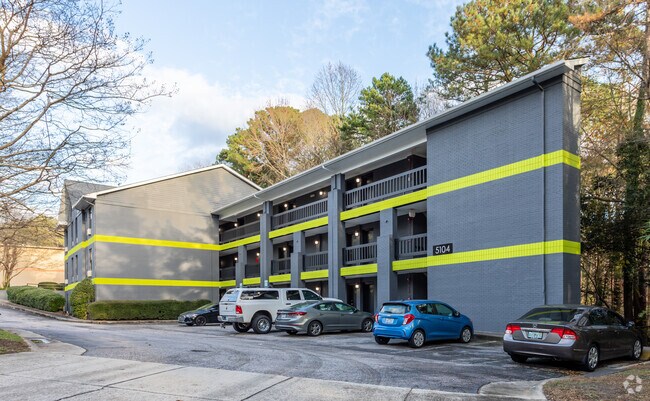 Building Photo - 5104 Hollyridge Dr