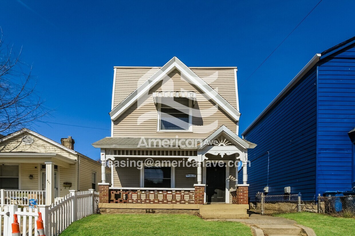 Primary Photo - 423 5th Ave