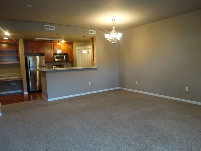 Foto del edificio - 3640 Summerlinn Dr