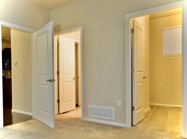 Building Photo - 11200 Colony Cir