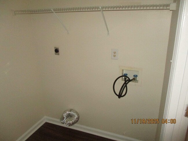 Building Photo - 2517 Cardinal St