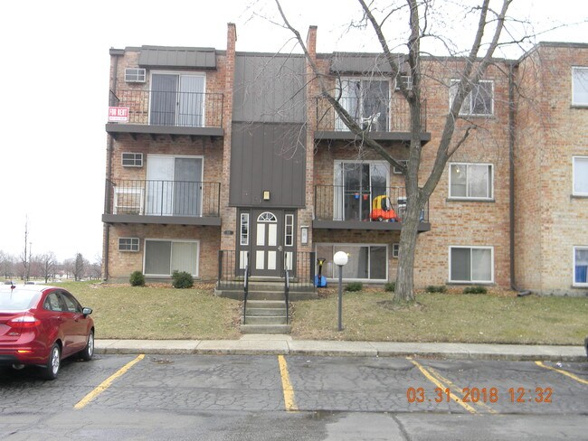 Building Photo - 331 Hawthorne Cir