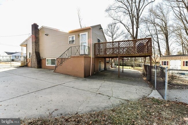 Building Photo - 722 Glenside Dr
