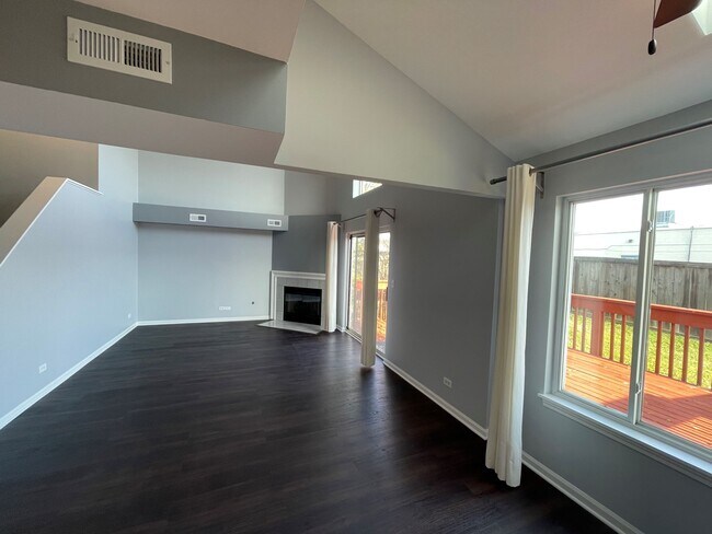 Building Photo - 930 Noel Ct