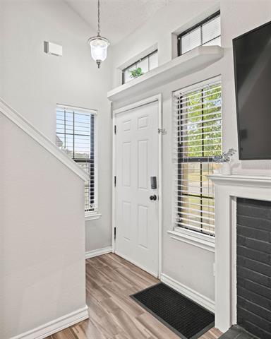 Foto del edificio - 216 Cutting Horse Ln