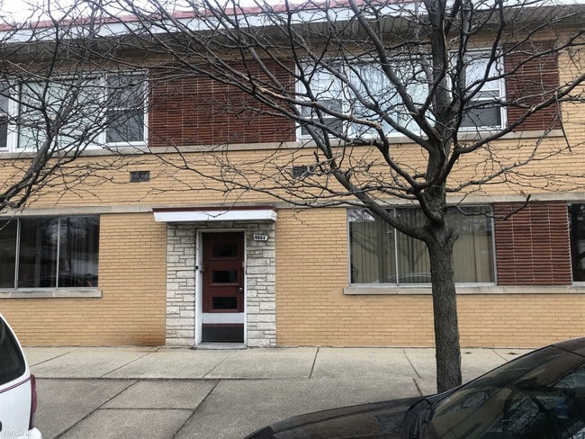 Building Photo - 2 br, 1 bath Apartment - 4804 W Rosemont Ave