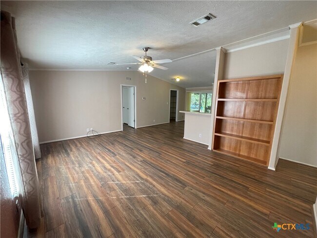 Foto del edificio - 542 Tom Creek Ln