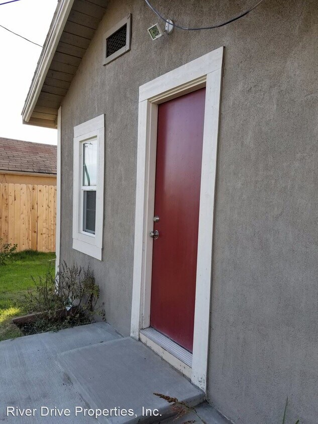 Primary Photo - 2 br, 1 bath House - 661 Kibby Rd