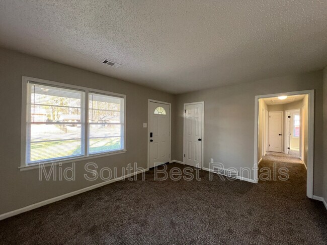 Foto del edificio - 515 Holiday Dr