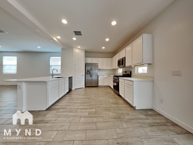 Building Photo - 9513 W Turney Ave