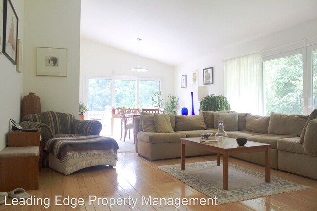 Building Photo - 3 br, 2 bath House - 89 Partridge Rd.