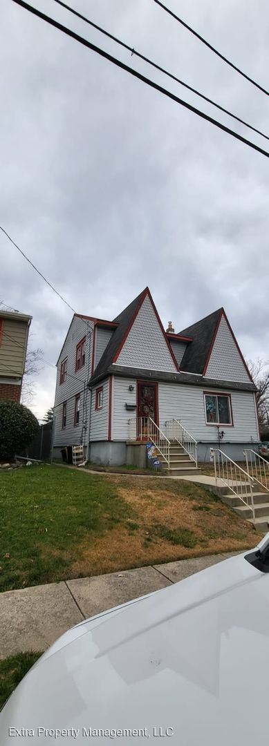 Building Photo - 4 br, 1.5 bath House - 5083 Homestead Ave
