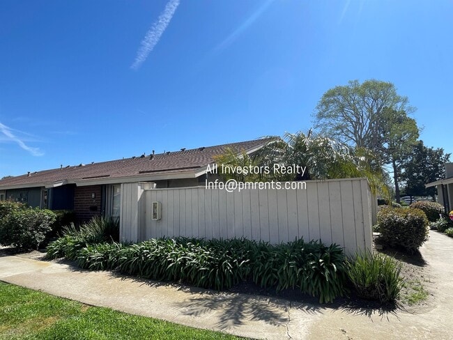 Building Photo - 475 Los Arbolitos Blvd