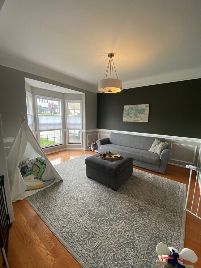 Photo - 100 Mark Twain Ct House