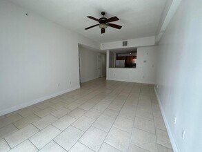 Building Photo - 1203 Town Center Dr