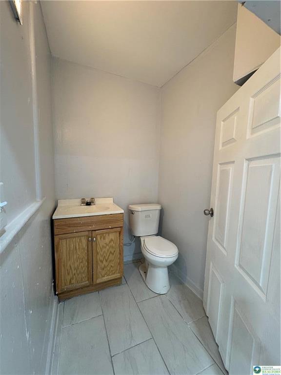 Building Photo - 420 E Ct St