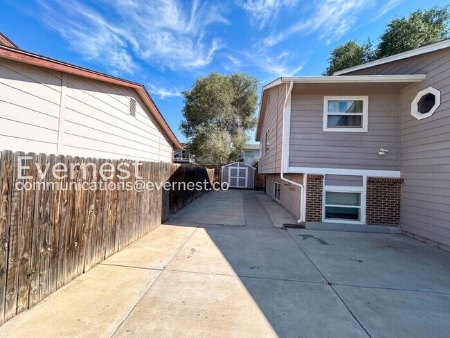 Building Photo - 4260 Dye St