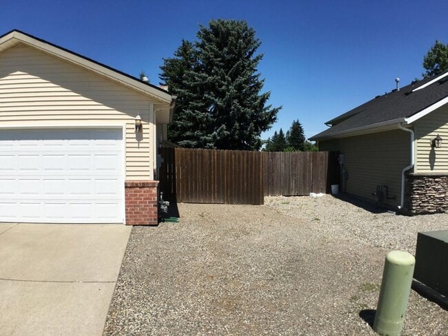 Building Photo - 9049 Torrey Ln