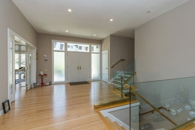 Photo - 192 Stonehurst Dr (Tenafly, NJ) House