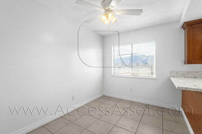 Building Photo - Spacious 2 Bed/2 Bath Home with Private Pa...