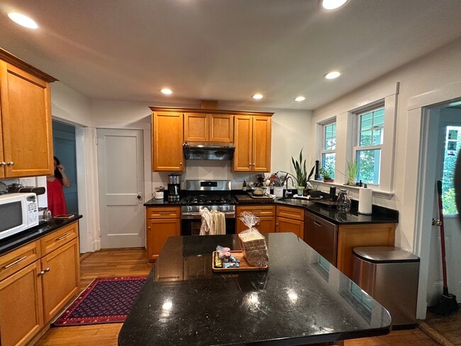 Building Photo - 40 Trapelo St