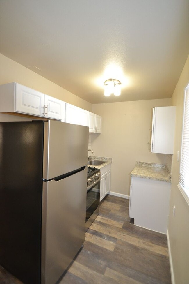Building Photo - 1140 Valley Manor Ct