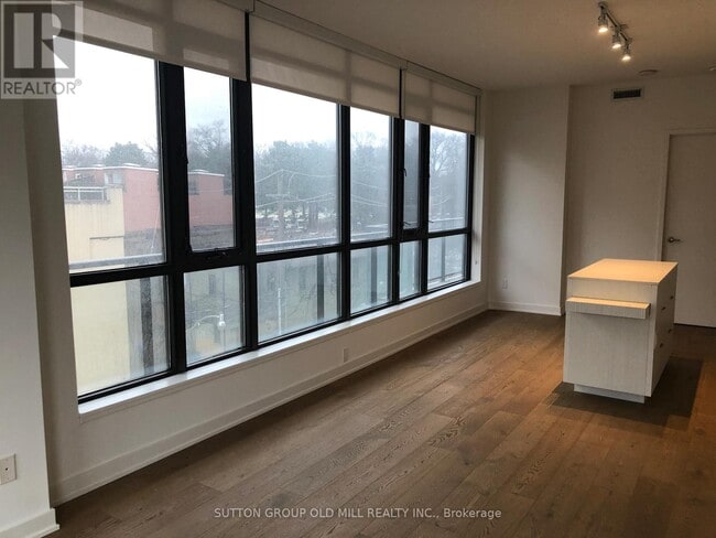 Photo du bâtiment - 1990 Bloor St W