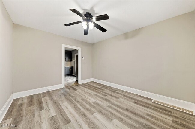 Foto del edificio - 2233 Bunts Rd