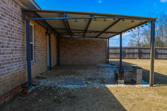 Building Photo - Family Home in Shelbi Place Available June 2026