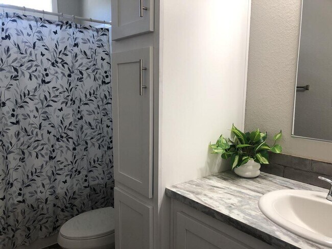 Building Photo - 1801 W 92nd Ave