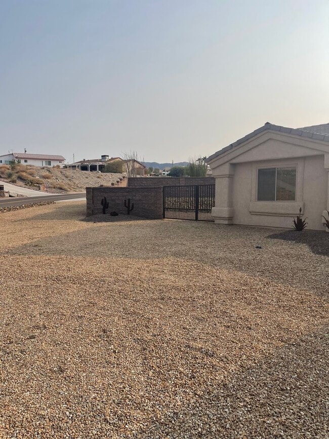 Building Photo - Unfurnished Long Term - Available now