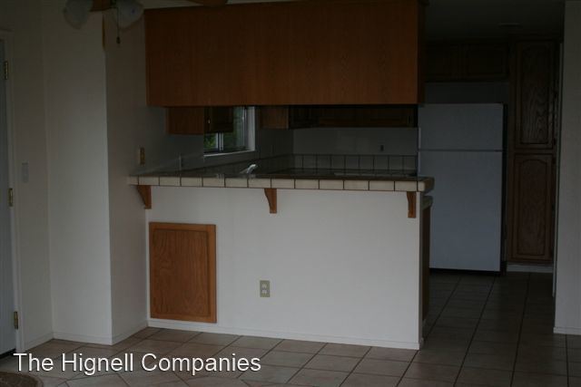 Building Photo - 3 br, 2.5 bath House - 675 Alamine Dr.