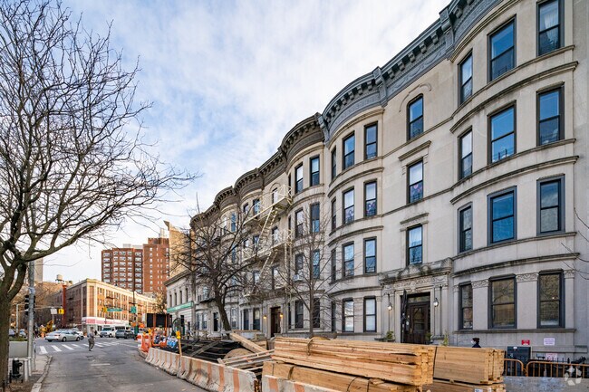 Foto del edificio - 172 Sterling Pl