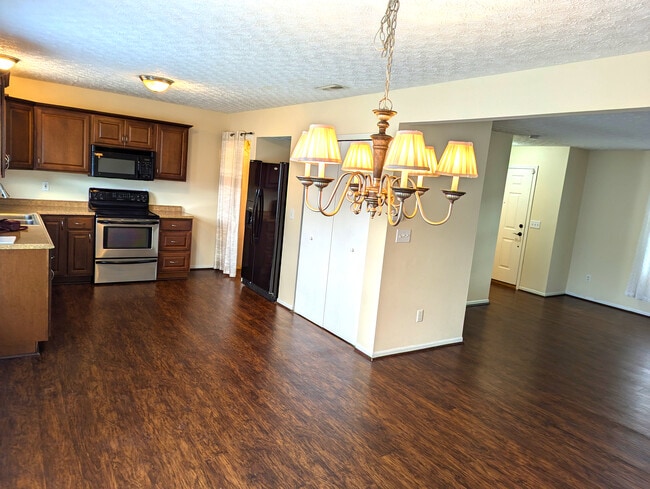 KItchen - 9146 Drum Plz