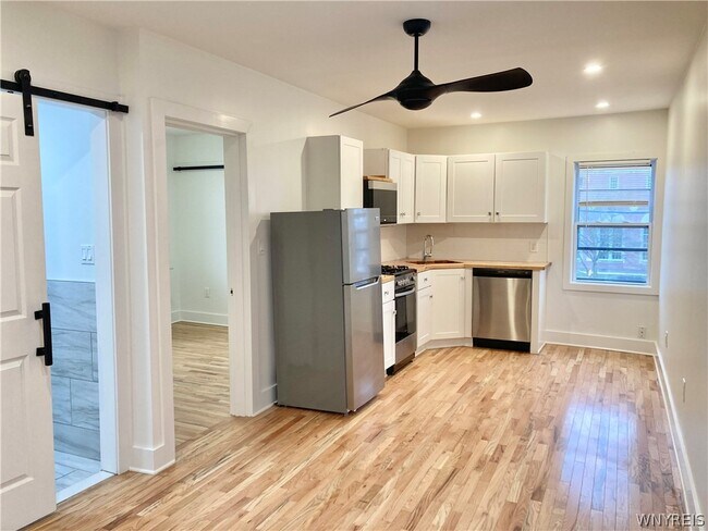 Foto del edificio - 56 Trinity Pl