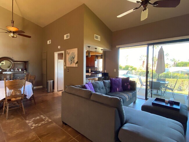 Foto del edificio - 45384 Driftwood Dr